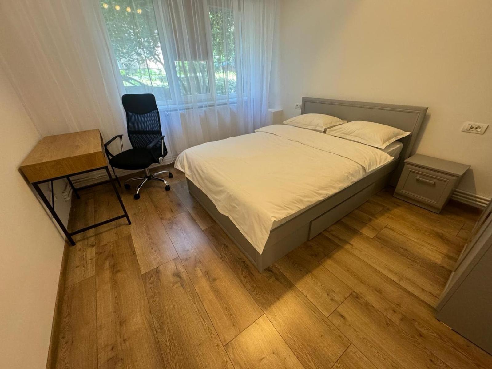 Peony Apartament Craiova Exterior foto